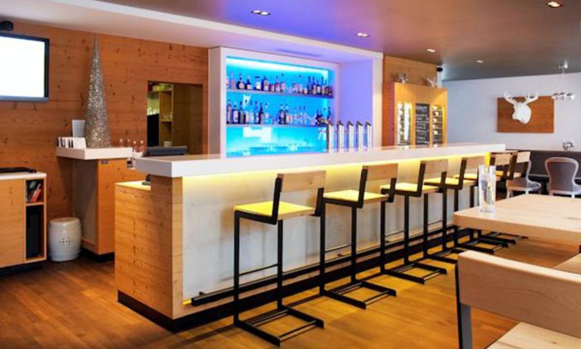 Caribou Bar Lounge